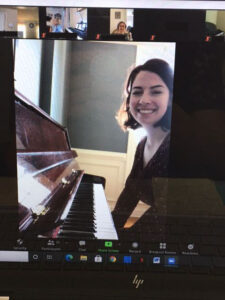 Students-on-Screens-in-Online-Piano-Lesson-Class
